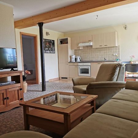 Ferienwohnung "Am Saalehaken" Gossitz Екстер'єр фото
