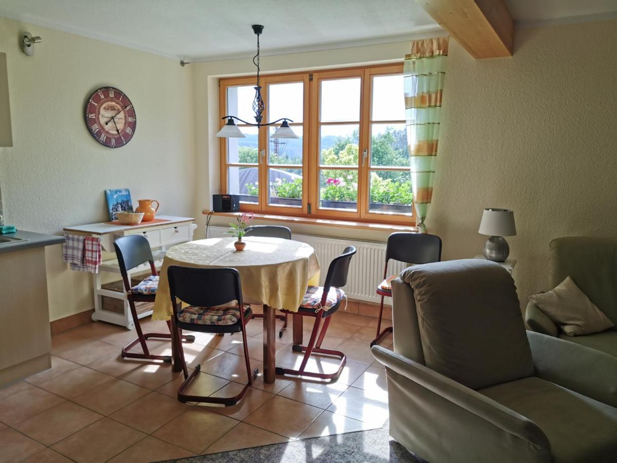 Ferienwohnung "Am Saalehaken" Gossitz Екстер'єр фото
