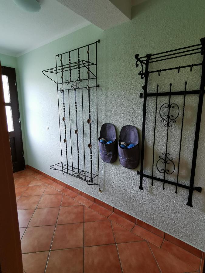 Ferienwohnung "Am Saalehaken" Gossitz Екстер'єр фото