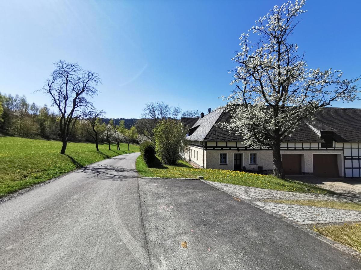 Ferienwohnung "Am Saalehaken" Gossitz Екстер'єр фото